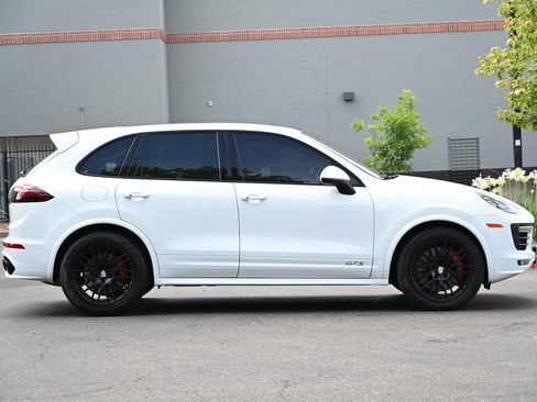 Used 2016 Porsche Cayenne GTS AWD/4WD image 4