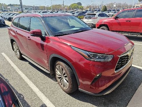 Used 2022 Toyota Highlander Platinum image 6