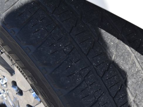 Used 2019 Cadillac Escalade ESV Premium Luxury w/ LPO, Radiant Package image 11