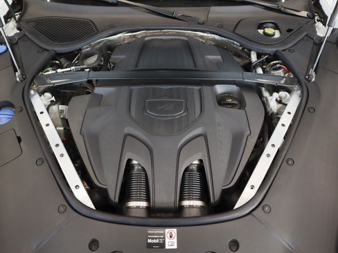 Certified 2025 Porsche Panamera image 27