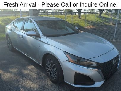 Used 2023 Nissan Altima 2.5 SV