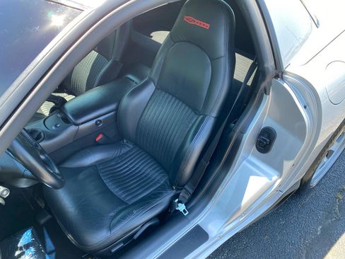 Used 2002 Chevrolet Corvette Z06 w/ Memory Pkg RWD image 13