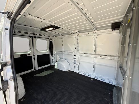 Used 2024 RAM ProMaster 2500 w/ Convenience Group FWD image 28