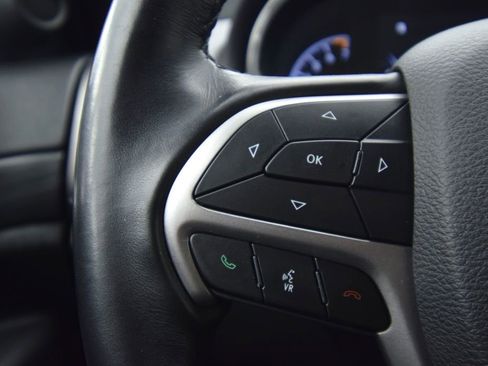 Used 2020 Jeep Grand Cherokee Laredo image 34