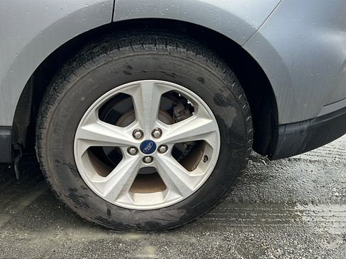 Used 2020 Ford Edge SE image 12