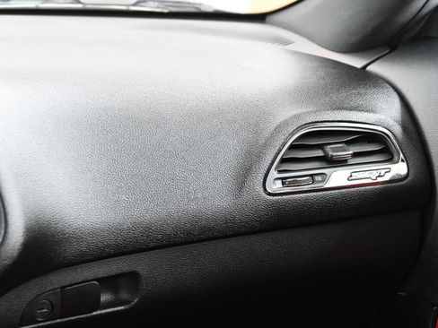 Used 2016 Dodge Challenger SRT Hellcat image 39