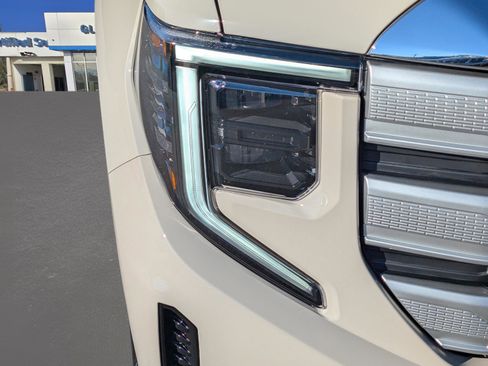 New 2026 GMC Sierra 1500 SLE image 4