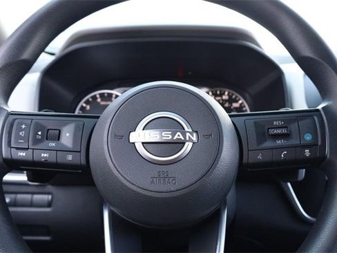 Certified 2023 Nissan Rogue SV image 9