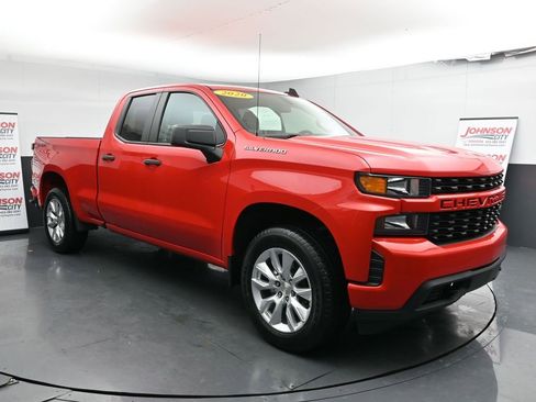 Used 2020 Chevrolet Silverado 1500 Custom w/ Custom Value Package image 2
