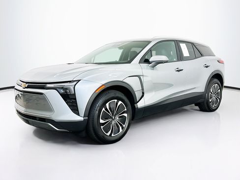 Used 2024 Chevrolet Blazer EV LT AWD/4WD image 3