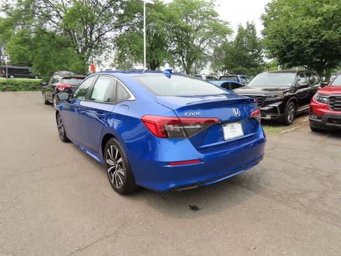 Used 2023 Honda Civic EX image 4