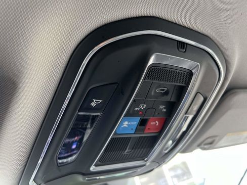 Certified 2023 Jeep Grand Cherokee Limited w/ Luxury Tech Group II image 31