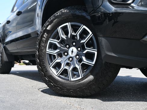 Used 2025 Chevrolet Colorado Z71 w/ Technology Package image 15