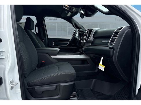 New 2026 RAM 2500 Big Horn AWD/4WD image 23