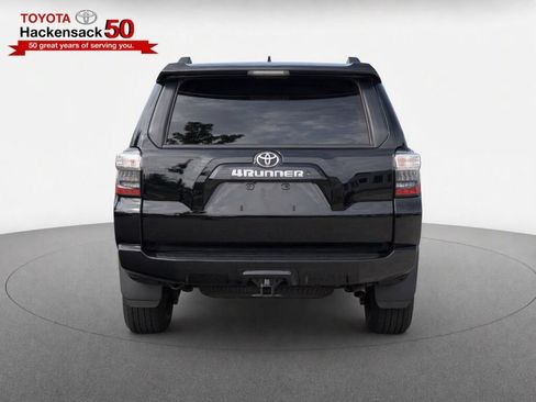 Used 2022 Toyota 4Runner SR5 AWD/4WD image 7