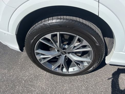 Used 2023 Audi Q8 Premium Plus w/ Premium Plus Package AWD/4WD image 4