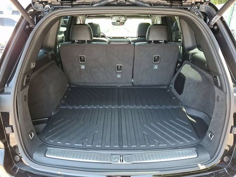 Certified 2025 Jeep Grand Cherokee Overland w/ Trailer Tow Package AWD/4WD image 33