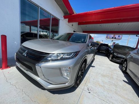 Used 2020 Mitsubishi Eclipse Cross LE FWD image 13