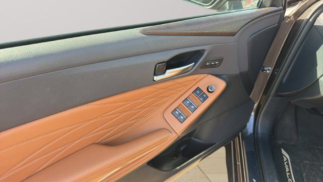 Used 2019 Toyota Avalon Limited w/ All Weather Liner Package FWD image 12