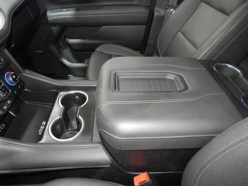 Used 2023 Chevrolet Suburban Z71 image 22