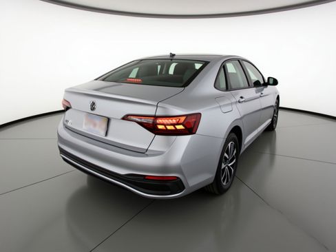 Used 2024 Volkswagen Jetta S image 9