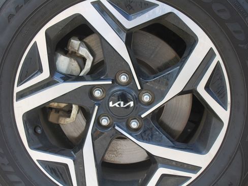 Certified 2024 Kia Sportage LX AWD/4WD image 17
