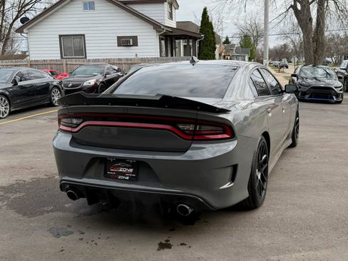 Used 2019 Dodge Charger Scat Pack w/ Navigation & Travel Group image 5