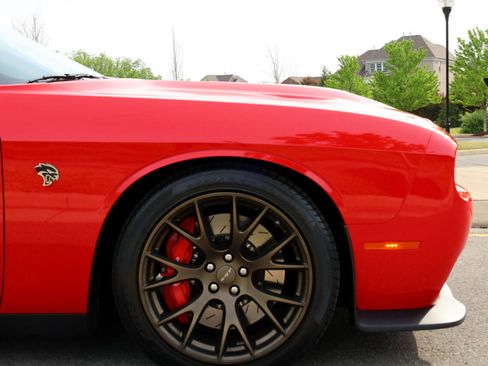 Used 2017 Dodge Challenger SRT Hellcat image 19