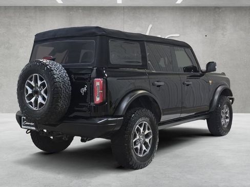 Used 2022 Ford Bronco Badlands image 16