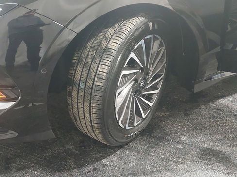 Used 2025 Hyundai Sonata Limited image 45