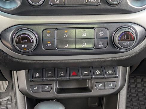 Used 2022 Chevrolet Colorado ZR2 image 24