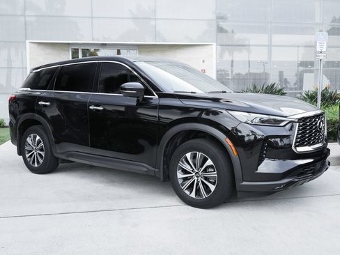 Used 2023 INFINITI QX60 Pure FWD image 2