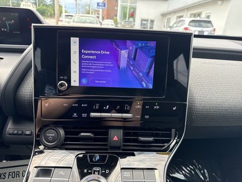 Used 2024 Subaru Solterra Premium image 17