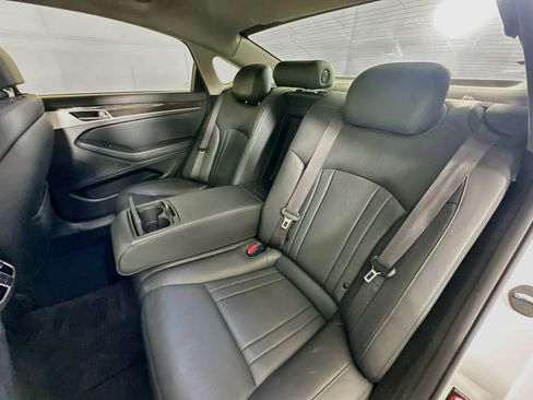 Used 2019 Genesis G80 3.8 RWD image 27