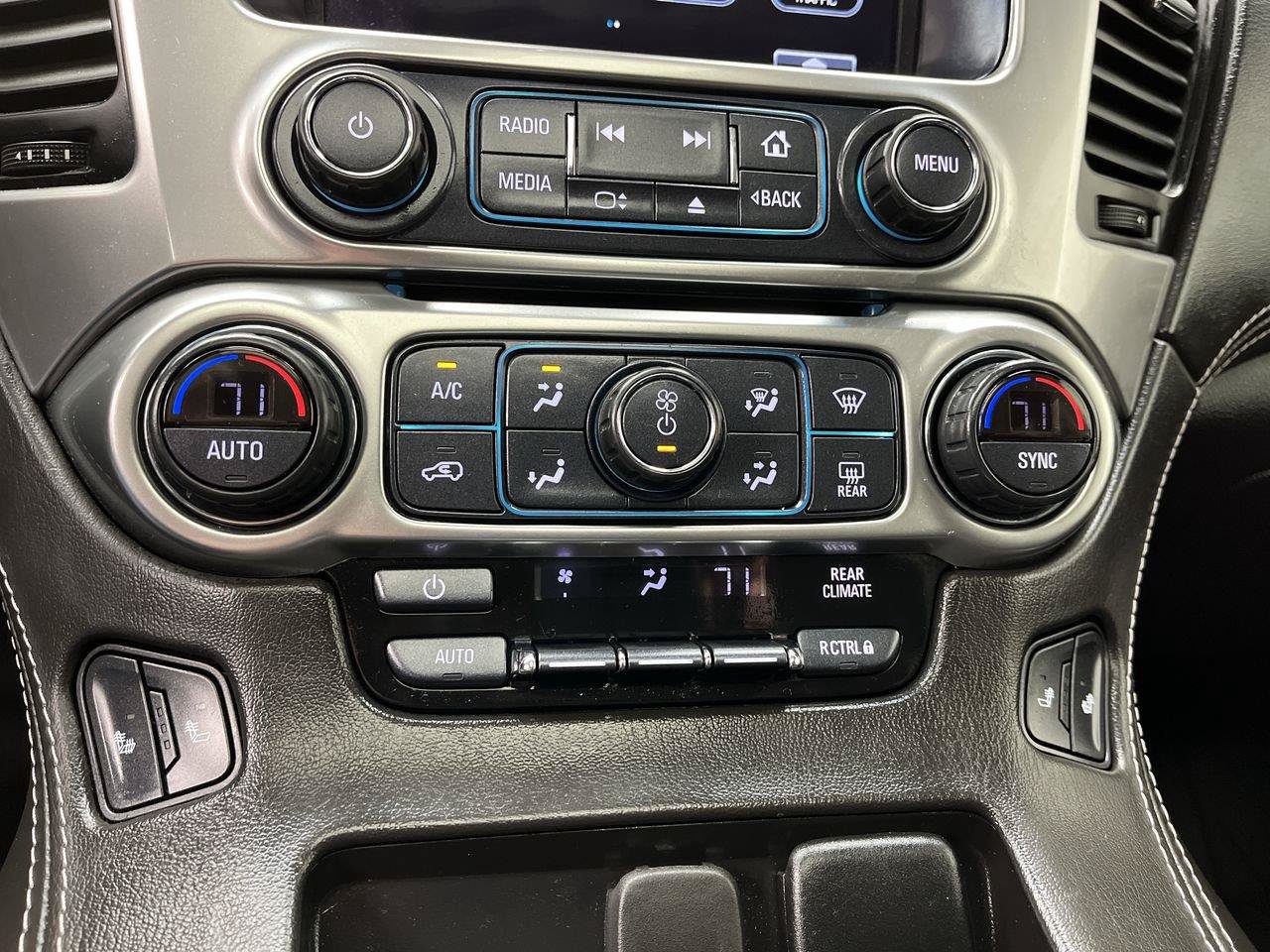 Used 2020 Chevrolet Tahoe LT w/ Luxury Package AWD/4WD image 24