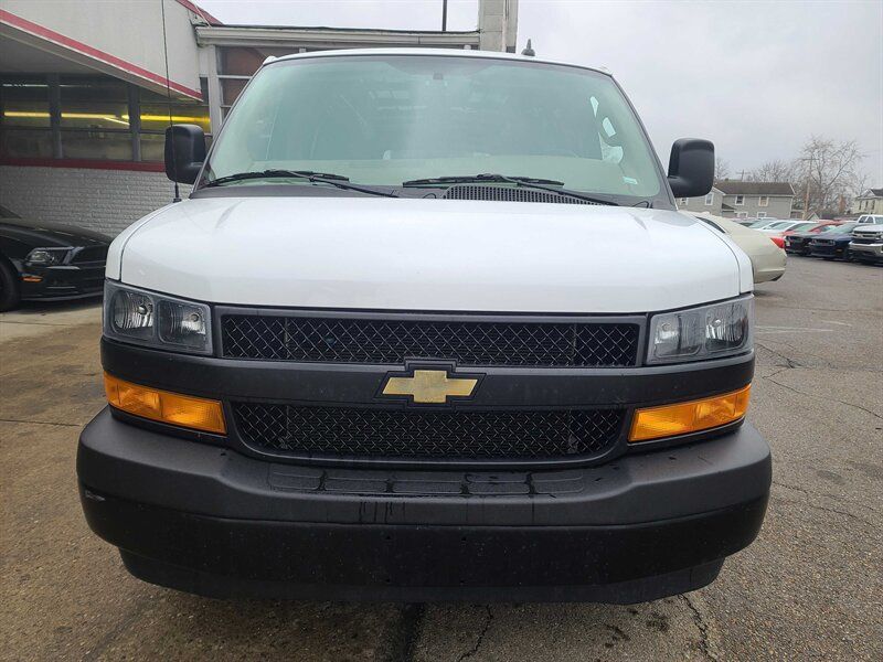 Used 2021 Chevrolet Express 2500 Extended w/ Driver Convenience Package RWD image 3