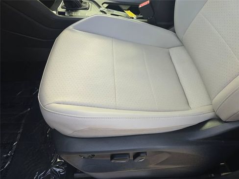 Used 2021 Volkswagen Tiguan SE R-Line FWD image 18