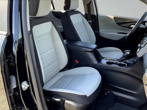 Used 2022 Chevrolet Equinox LS FWD image 26