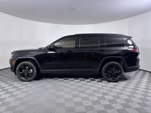 Used 2023 Jeep Grand Cherokee L Limited w/ Luxury Tech Group II AWD/4WD image 14