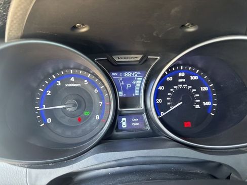 Used 2015 Hyundai Veloster Turbo FWD image 1