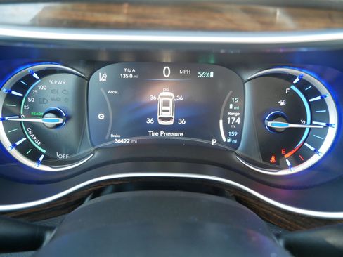 Used 2021 Chrysler Pacifica Limited image 21