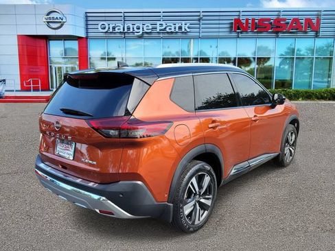 Used 2022 Nissan Rogue Platinum w/ Head-Up Display Package FWD image 2