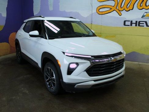 Certified 2025 Chevrolet TrailBlazer LT w/ Convenience Package image 2