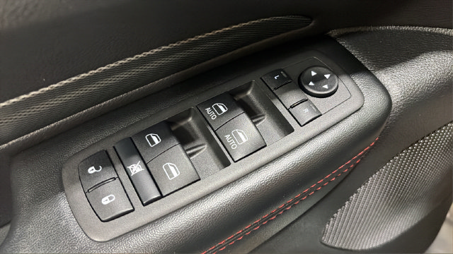 Used 2025 Dodge Durango GT AWD/4WD image 34