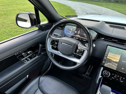 Used 2023 Land Rover Range Rover SE AWD/4WD image 13