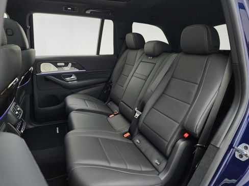 New 2026 Mercedes-Benz GLS 450 4MATIC image 24