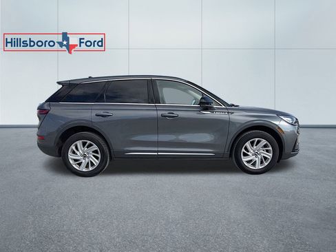 Used 2025 Lincoln Corsair FWD image 6