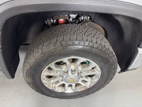 Used 2025 Chevrolet Silverado 2500 LTZ w/ LTZ Premium Package image 13