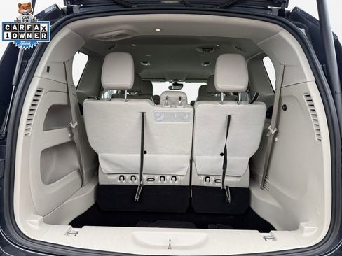 Used 2020 Chrysler Pacifica Touring-L Plus w/ Tire & Wheel Group image 18