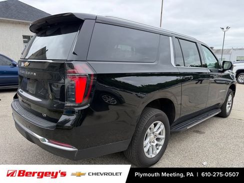 Used 2026 Chevrolet Suburban LT AWD/4WD image 8
